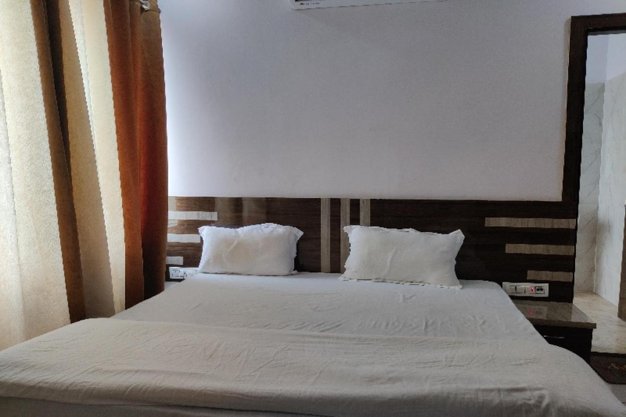 Oyo Hotel Laksh Kurukshetra Eksteriør bilde