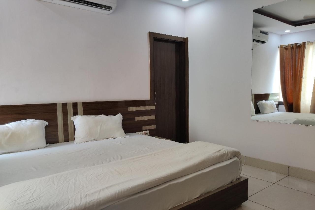 Oyo Hotel Laksh Kurukshetra Eksteriør bilde