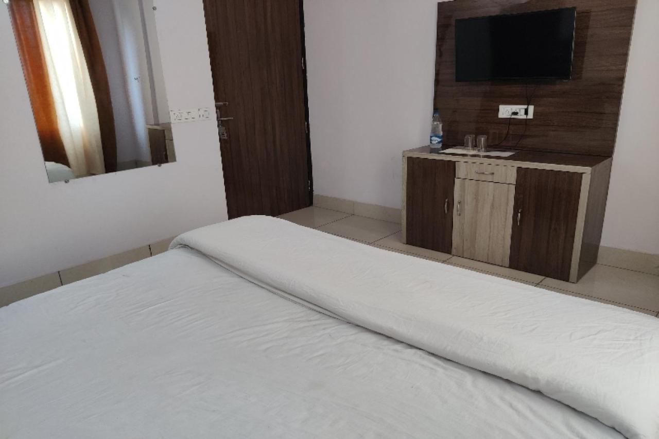 Oyo Hotel Laksh Kurukshetra Eksteriør bilde